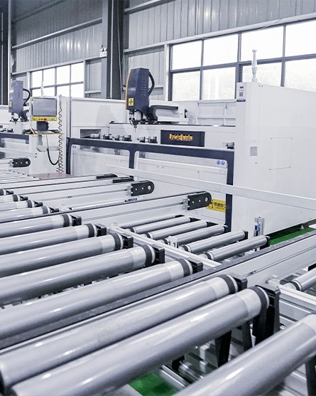 Automatiserede produktionslinjer til aluminiumsdøre