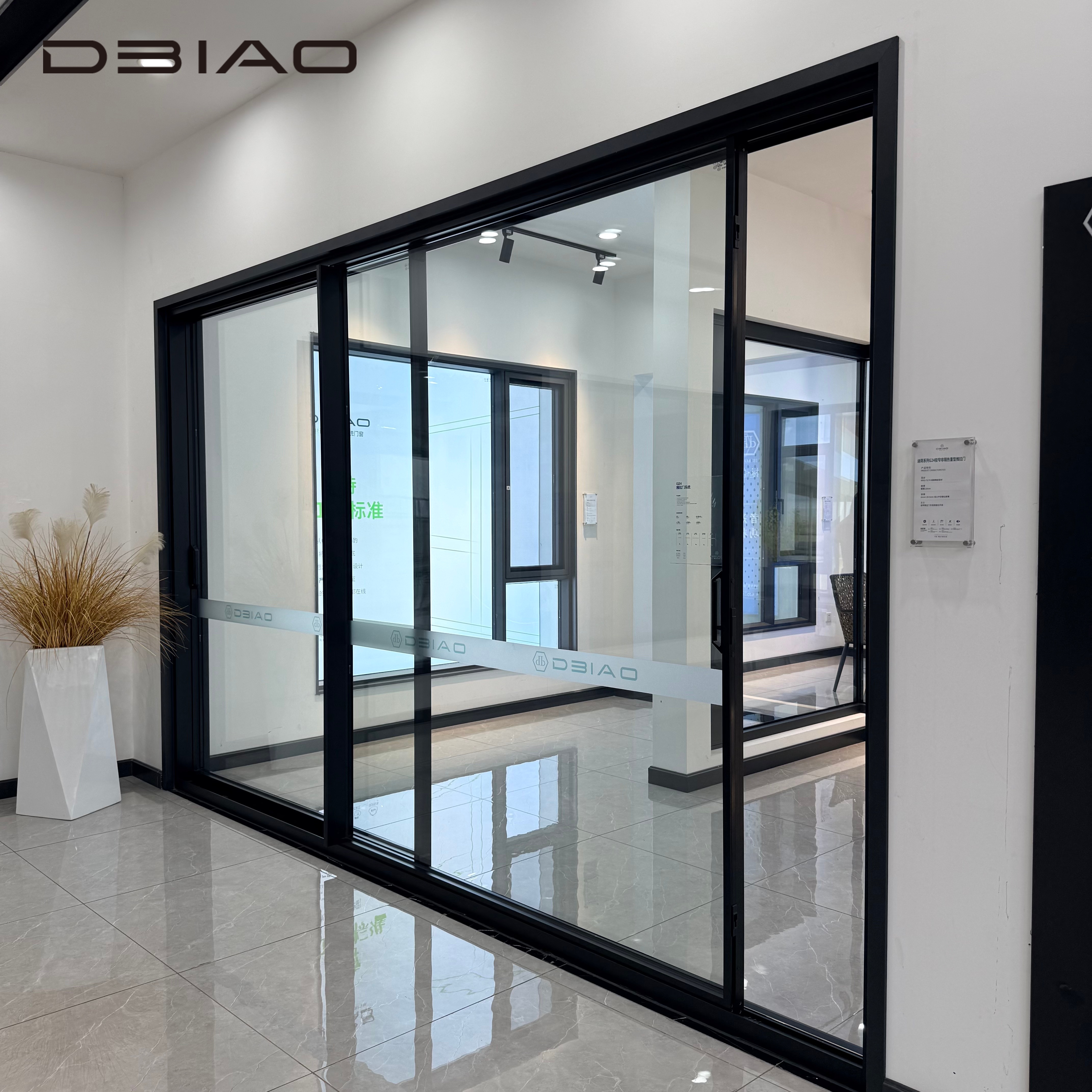 Termisk brudt skydedør i aluminium til terrassen, dobbelt hærdet glas, lydisoleret, vandtæt, udvendig indgang