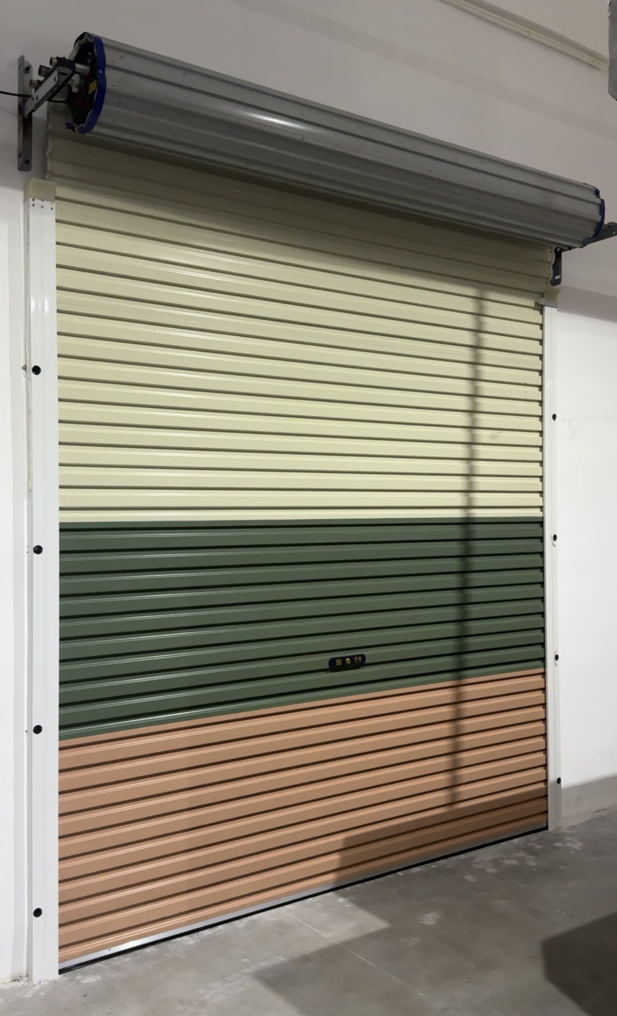 Engrospris Moderne Kommerciel Aluminium Butiksdør Motoriseret Styret Vandtæt Automatisk Garage Rulleport